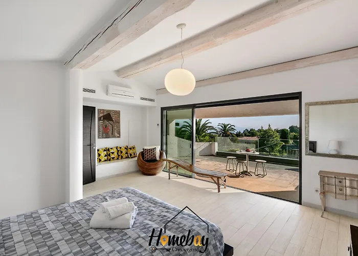 Rose Pool Sea View Super Cannes Villa